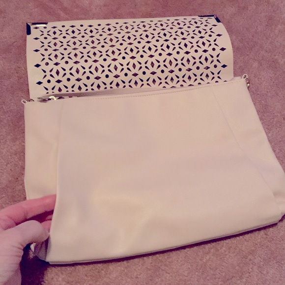 Beauty Boutique Laser Cut Flap Crossbody Bag with Shoulder Strap in pink NWOT - Picture 4 of 17